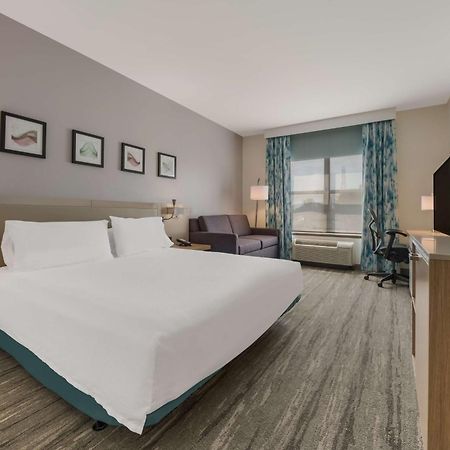 Hilton Garden Inn Рокфорд Экстерьер фото