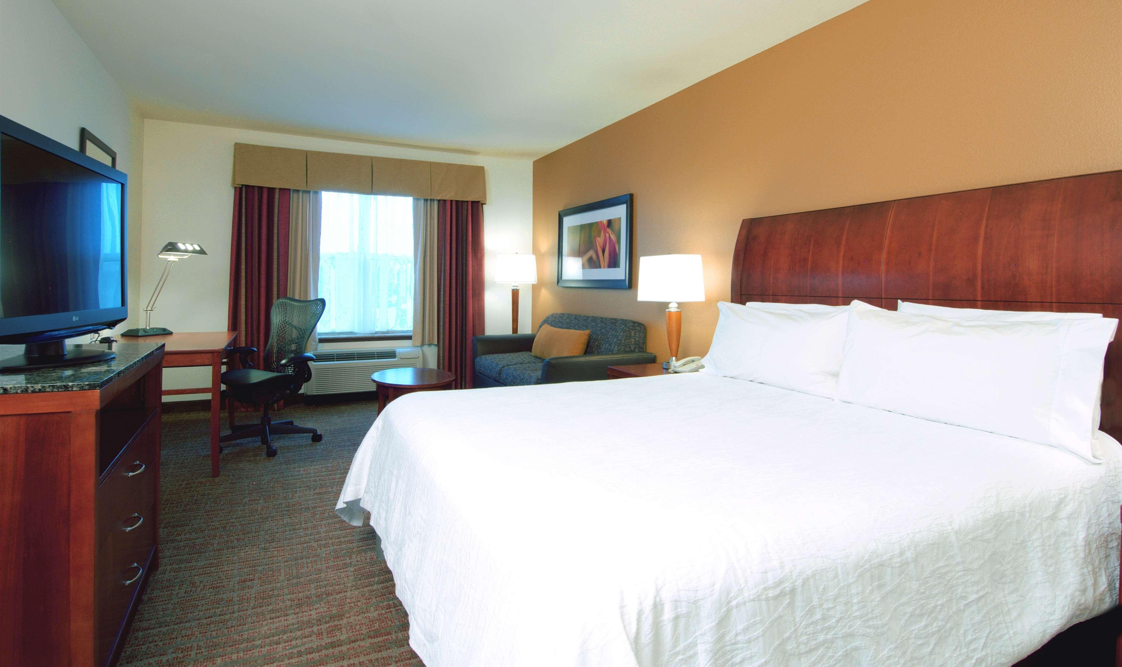 Hilton Garden Inn Рокфорд Экстерьер фото