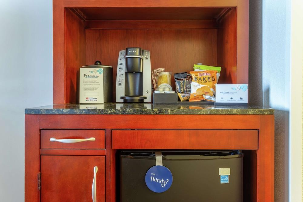 Hilton Garden Inn Рокфорд Экстерьер фото