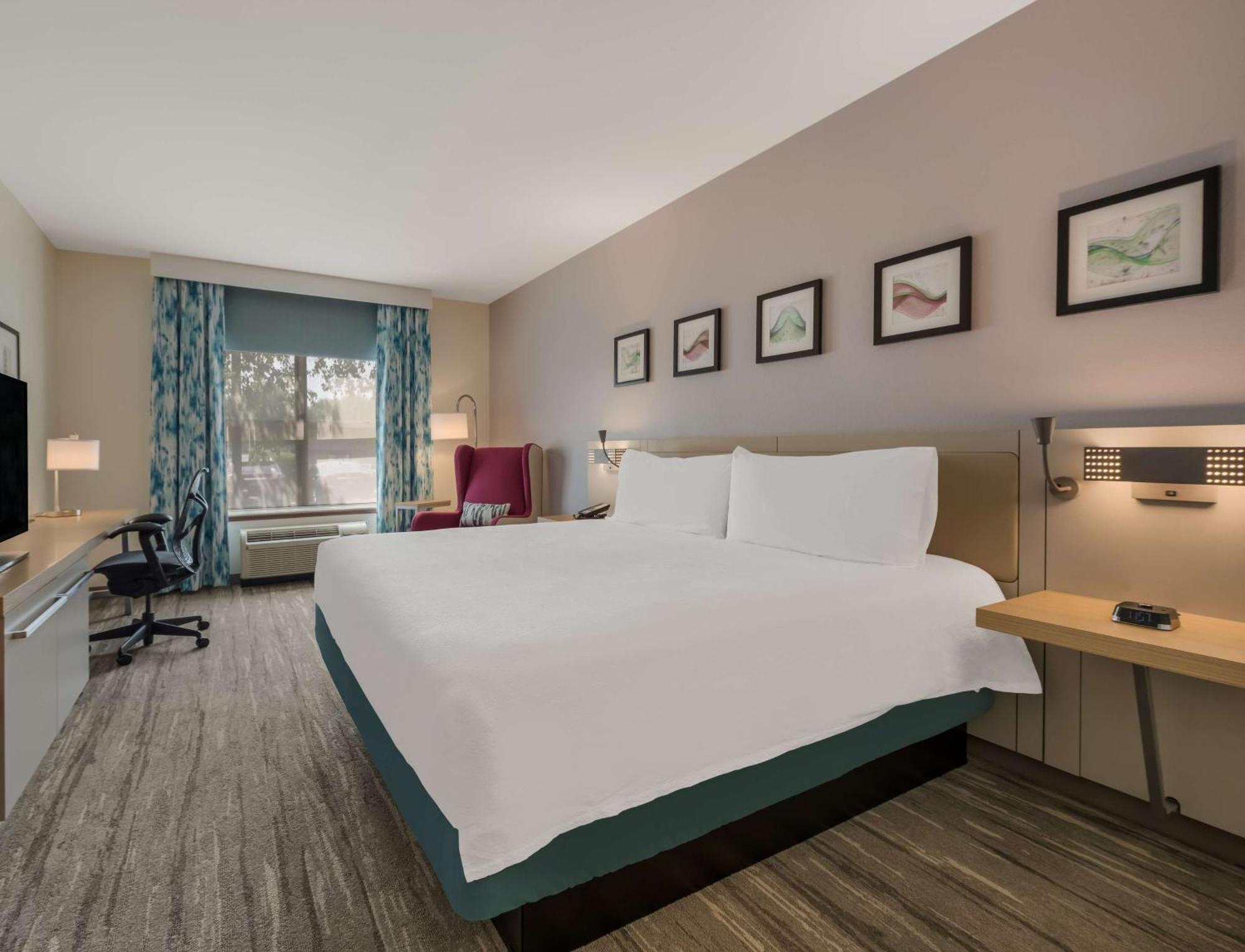 Hilton Garden Inn Рокфорд Экстерьер фото
