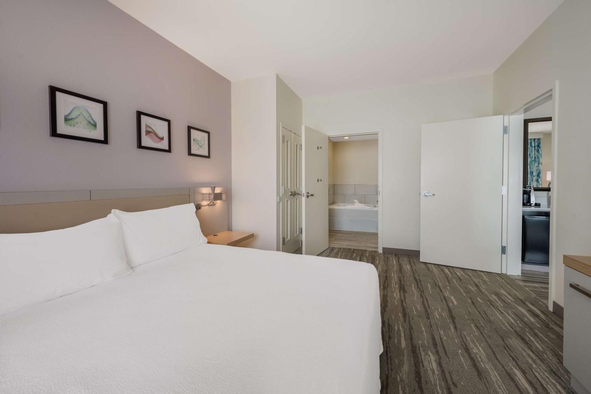 Hilton Garden Inn Рокфорд Экстерьер фото
