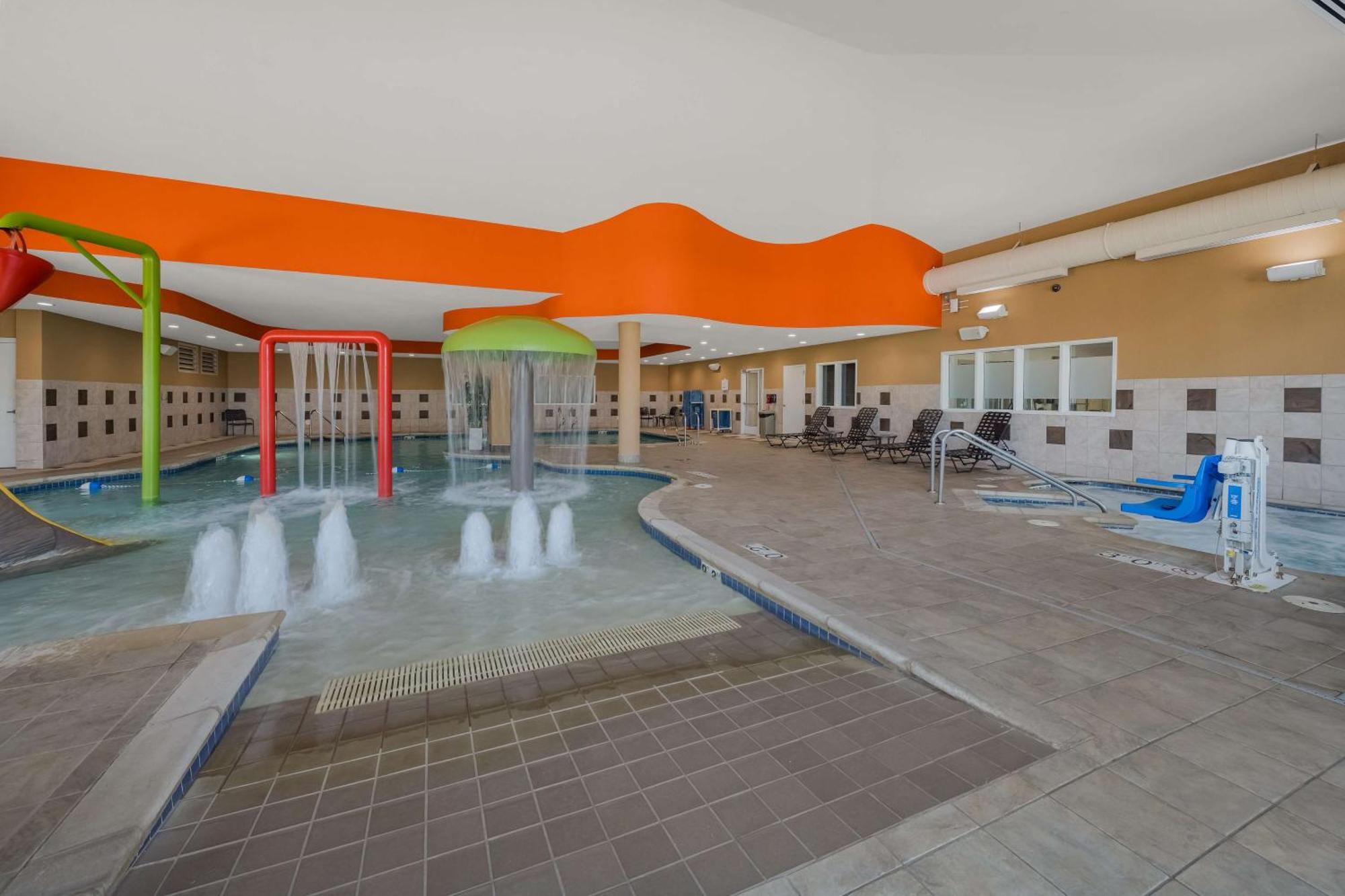 Hilton Garden Inn Рокфорд Экстерьер фото