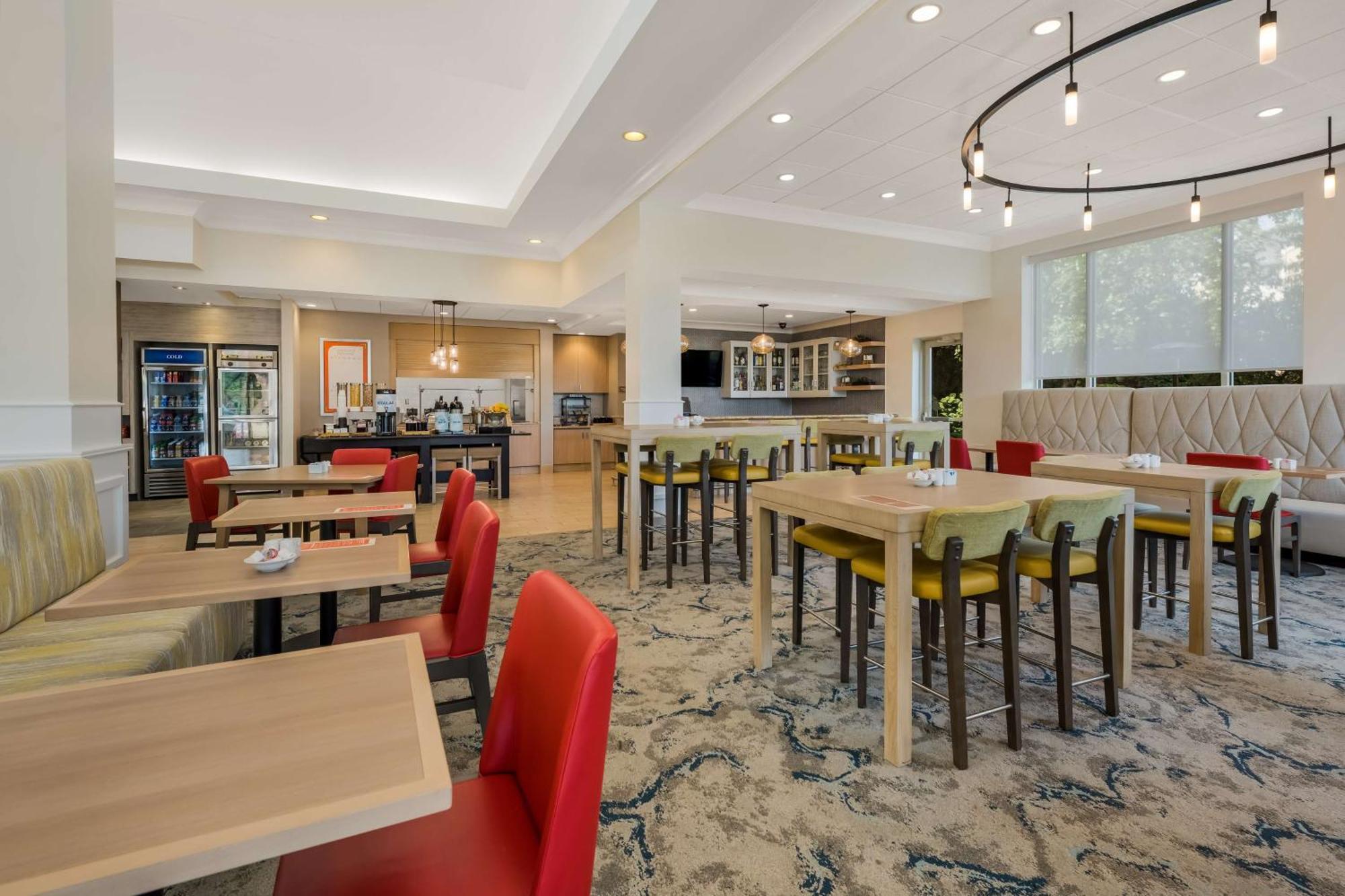 Hilton Garden Inn Рокфорд Экстерьер фото