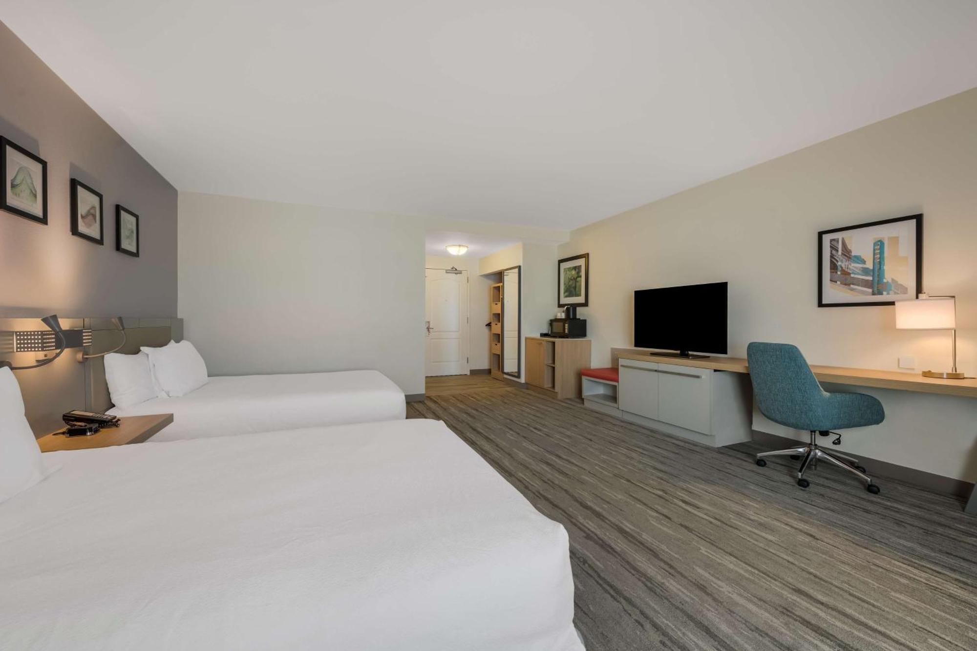 Hilton Garden Inn Рокфорд Экстерьер фото
